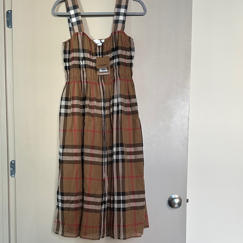 🆕 Burberry Delilah Women’s Toupe Brown Check Dress 6 US - Picture 2 of 9